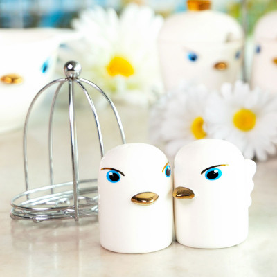 Salt and Pepper shaker - Tweet Tweet Salt and Pepper shaker - Tweet Tweet