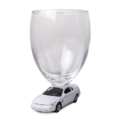 Mundgeblasenes Glas - Voiture Mustang blanche